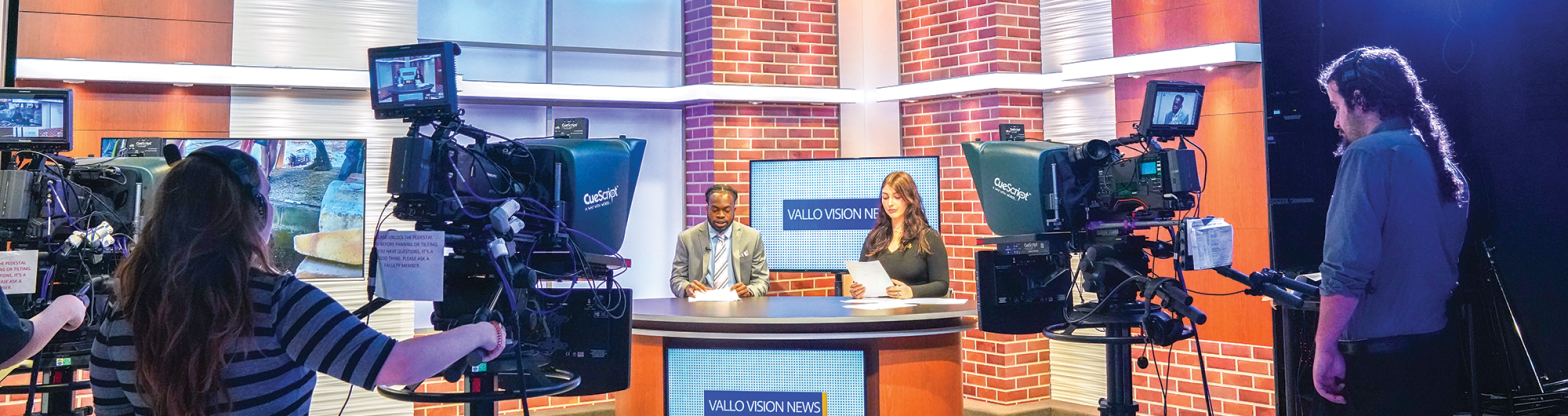 Students filming Vallo Vision News