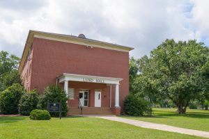 Lund Hall front entrance